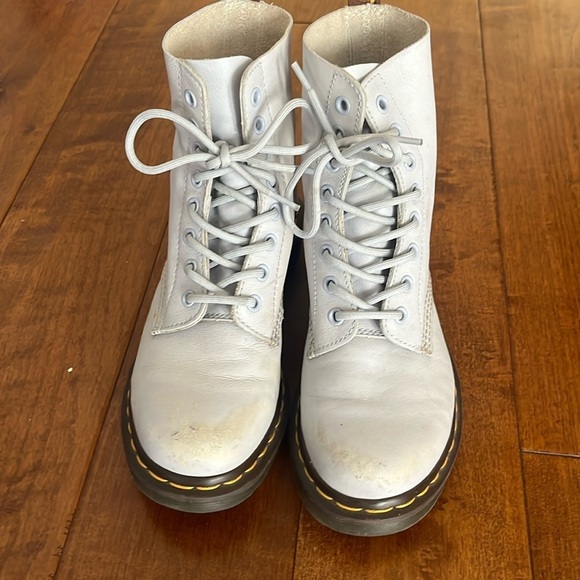Dr. Martens Women's 1460 Pascal Mid Calf Boot Size 7 - Picture 2 of 10